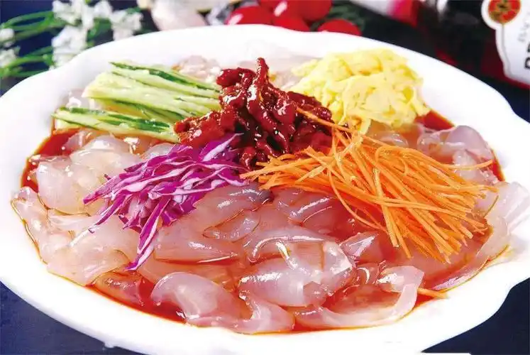 用这种方法做肉丝拉皮,吃起来口感滑嫩,还能作为一道主食来食用