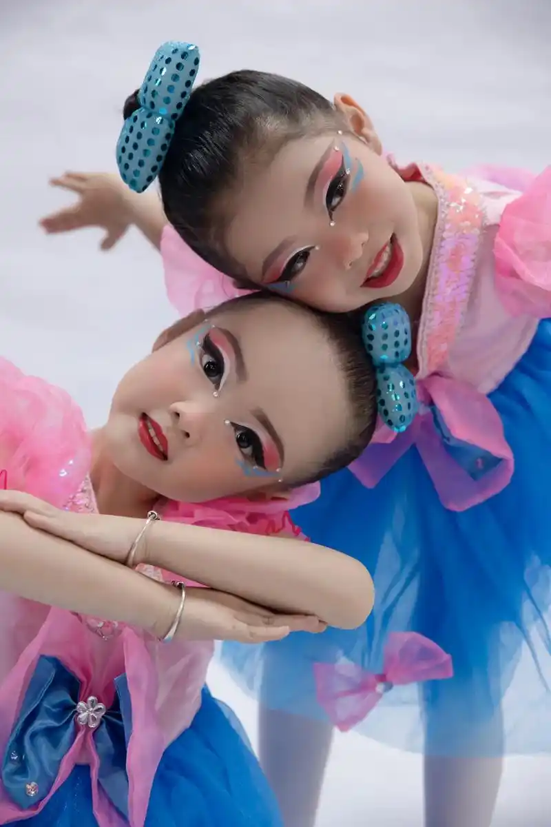 儿童舞台妆 #舞台演出 #儿童舞台妆怎么画 #儿童节表演  - 兑音