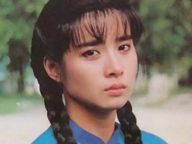 她是台湾苦情戏的代表,却在巅峰时期公开恋情宣布退圈,可惜了!