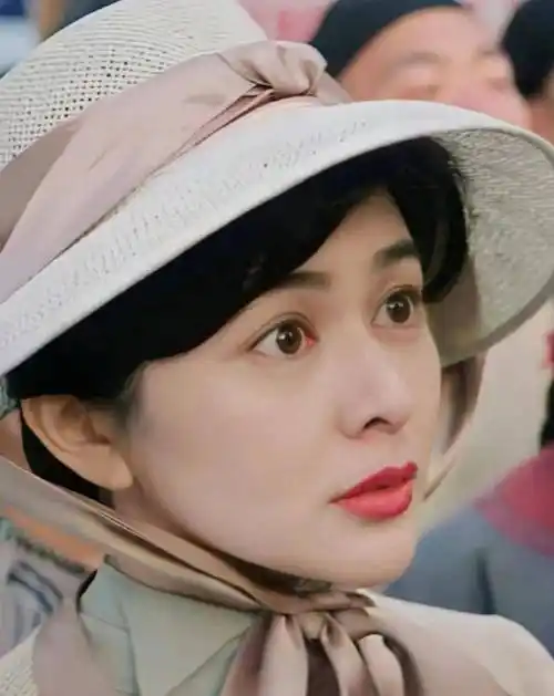 30年前的关之琳非常会打扮,时尚又优雅,难怪那么多人模仿_黑色_气质