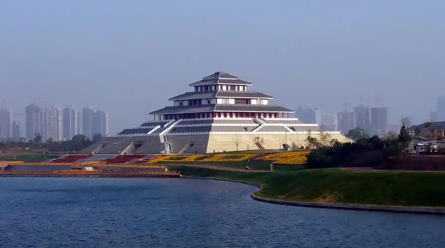 鹤壁地标性建筑鹿台阁