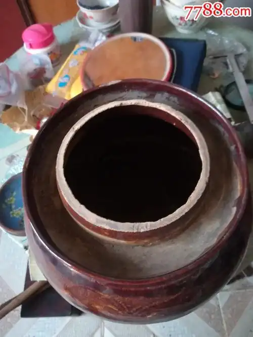 漂亮清代紫金釉花卉泡菜坛