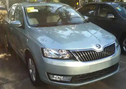 青色小昕360度无死角的图片,提车拍照很辛苦