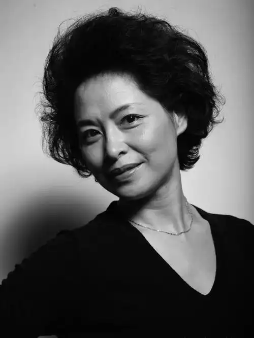 宋茹惠饰 王母温阳饰 严师母吴静饰 蒋丽莉潘琪饰 吴佩珍周子单饰