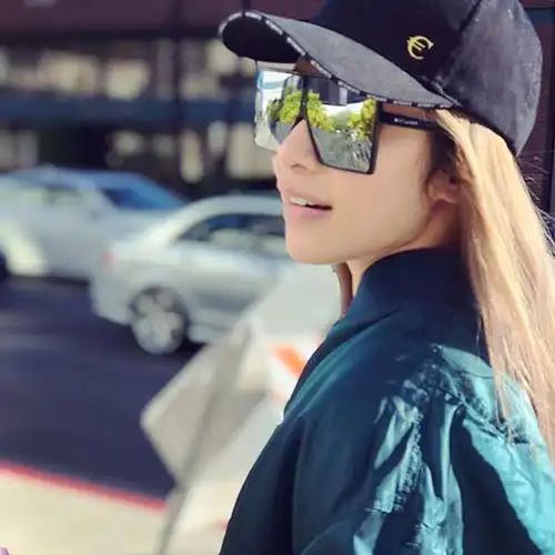 萧亚轩侧颜美得像少女,时而清纯时而性感