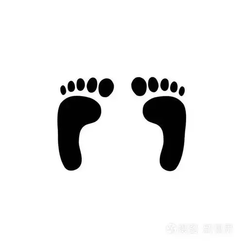 在白色背景下人类赤脚足迹的黑色剪影脚印图标矢量插图剪贴画