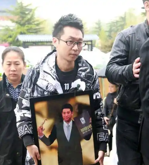 李大为弥留之际说的话,他与蒋勤勤旧照及分手原因