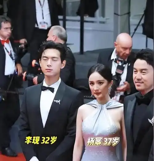 虽然早年她在《爱的供养》唱歌被嘲笑过,但她对音乐的热爱不减,甚至敢