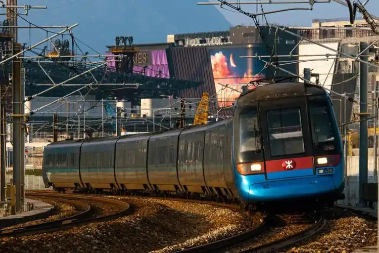 西班牙制造  #香港  #港铁  #港鐵  #拍车  #摄影  #香港国际机场