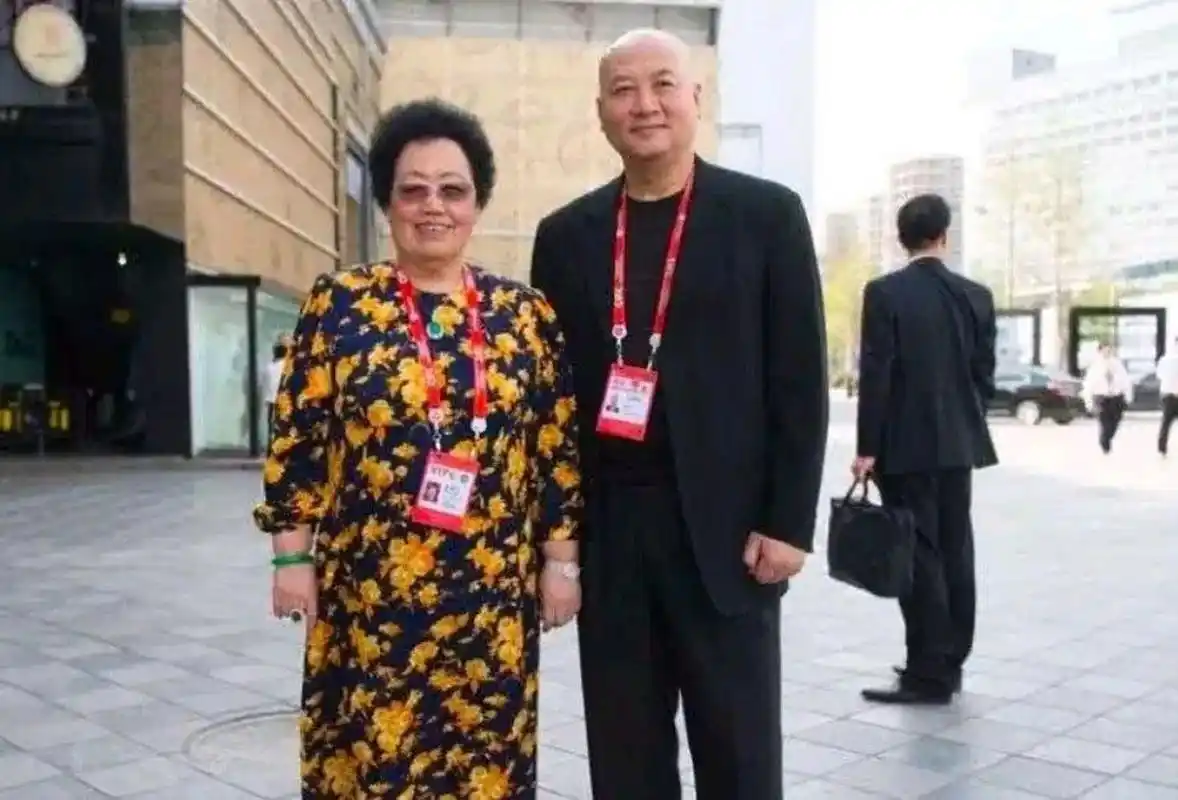 唐僧老婆陈丽华立遗嘱:每个儿女100亿,余下全归他!