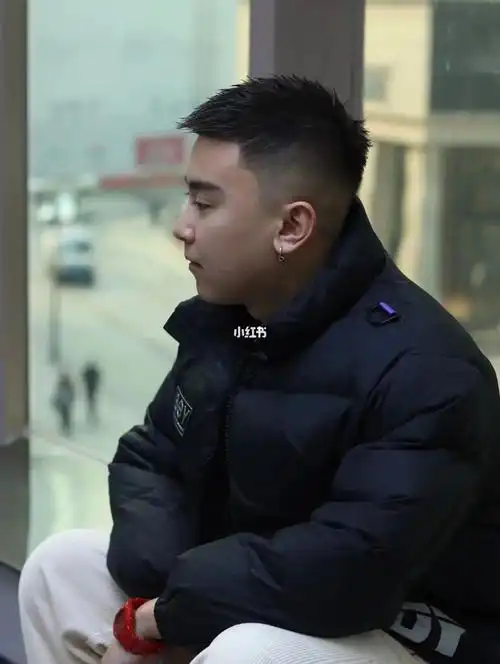 男士清爽发型前刺短寸头