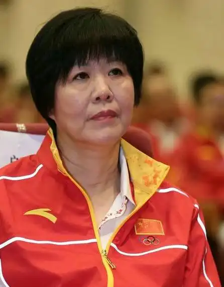 周婷嫁女排幕后功臣安家杰,忍受夫妻分居,支持丈夫事业有泪水 -惊呆了