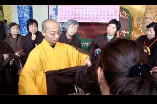 戒情,宠海,曙祥,寂肇,海藏,戒光,通行,妙一,通贤,明兰,法恩等法师,为