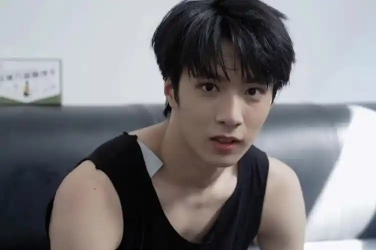 谁馋了我不说.(我不想妈了,可是他才16诶)#刘耀文