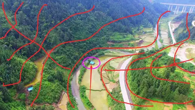 在农村住这样的风水宝地,补贴一百万,你愿意搬走吗?