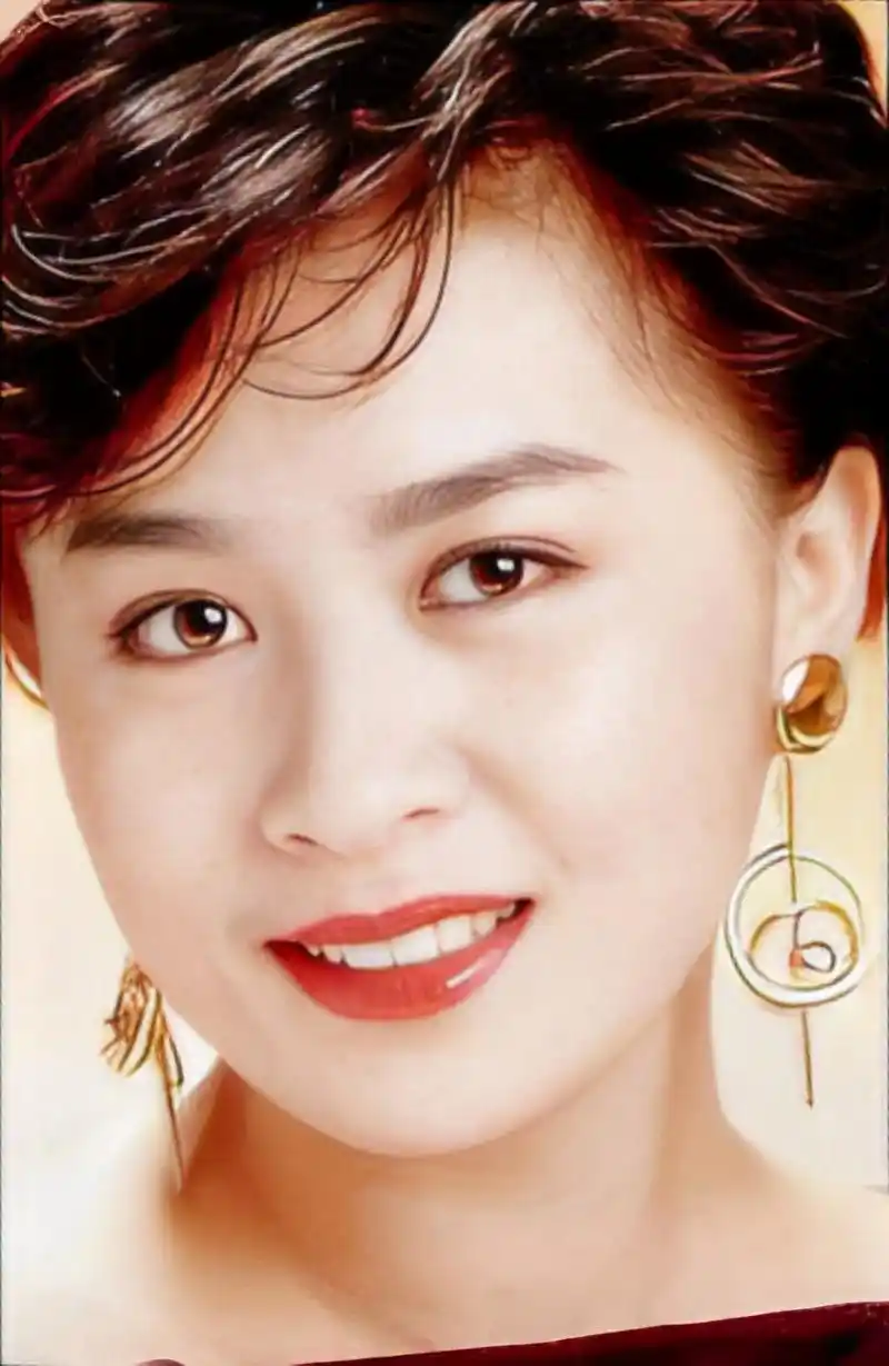 刘嘉玲,年轻时真美! 每个人都知道,58岁的嘉玲仍然像女孩一样美丽.