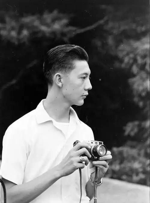 蒋孝文:被父亲寄予厚望,却在35岁智力退化,40岁像