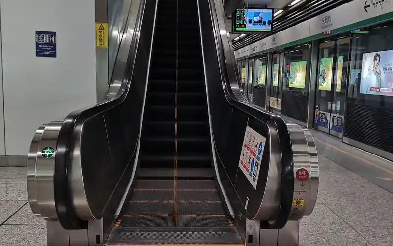 地铁站扶梯动画