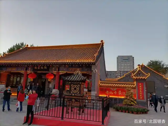 逛沈阳皇寺庙会五