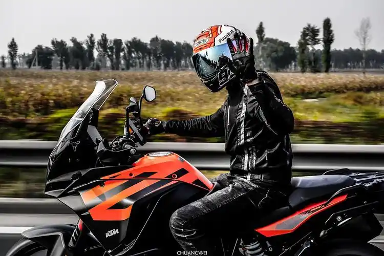 摩托车骑行纪实摄影