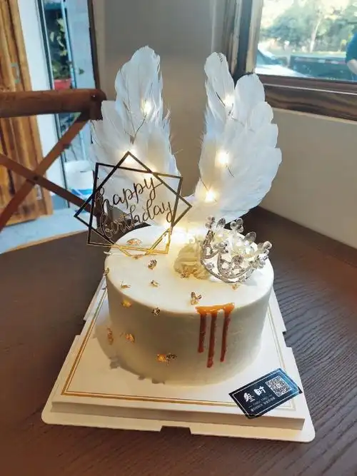 天使翅膀皇冠蛋糕