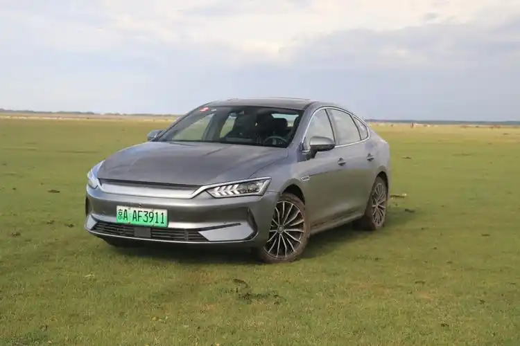 比亚迪秦plusev2021款600km旗舰型