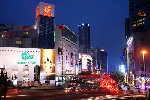 浦东八佰伴地区地处浦东陆家嘴金融贸易开发区,是浦东地区最为热闹