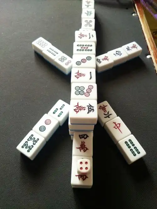 我一个人,也能把麻将玩得很高兴!