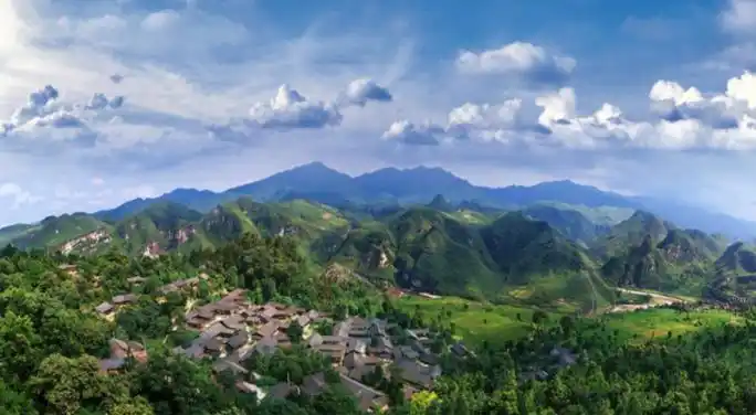 您当前所在的位置>首页>石阡旅游>旅游信息一次阡城之旅,您可品味风味