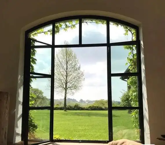 每当我们打开电脑,就像打开一扇窗户,让新鲜空气和灿烂阳光注入我们的