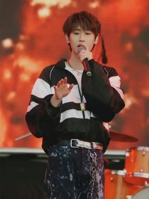 国潮音乐节ak刘彰