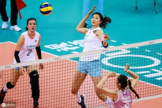 "升国旗,敬军礼!","空中巨无霸"袁心玥