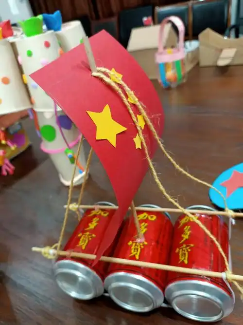 贾汪实验小学太阳花中队"变废为宝"主题展