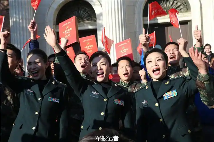 组图:这次是真要火了!火箭军在清华大学玩"快闪"