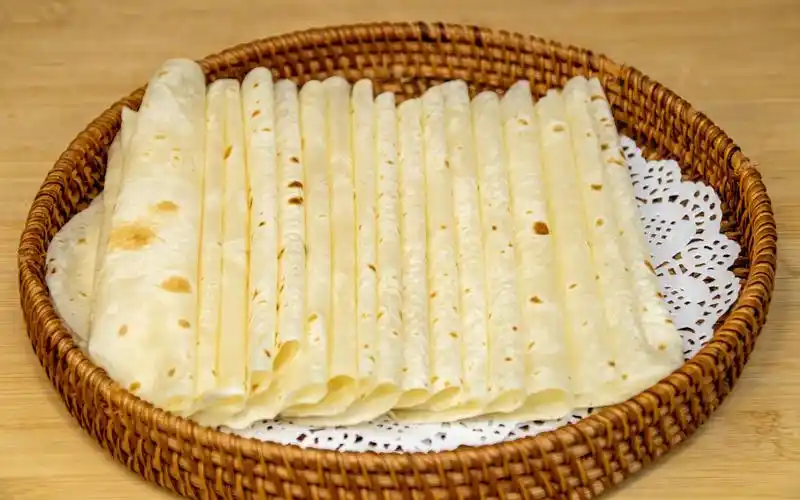 烙馍我就喜欢这样吃,做法超简单,柔软又筋道,不卷菜都好吃