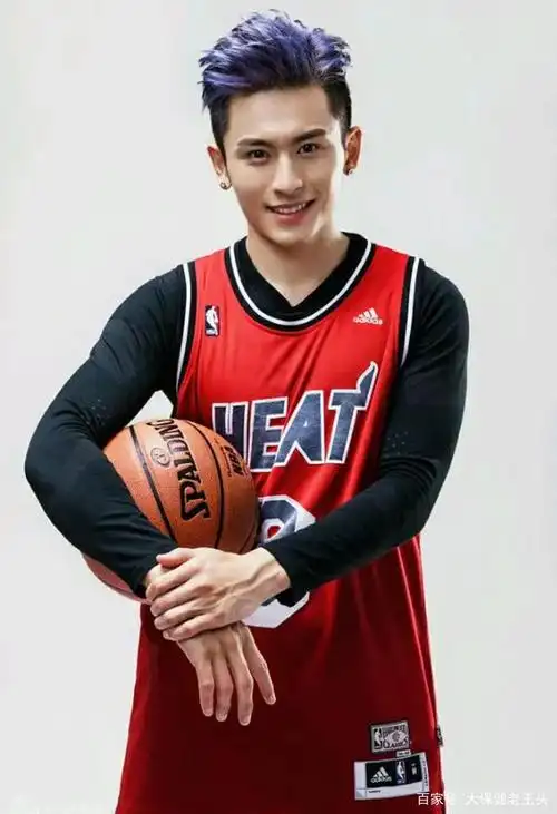 1991年出生于江西新余,内地男演员张哲瀚