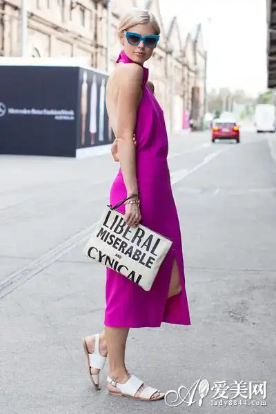 打折频道 > 正文 青岛天气 青岛挂号 违章查询  大色块搭配是驾驭亮色