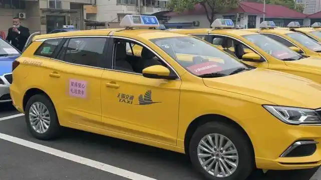 出租等驾驶员们来自无锡交通集团下属的在无锡各口岸陆续开展一场"