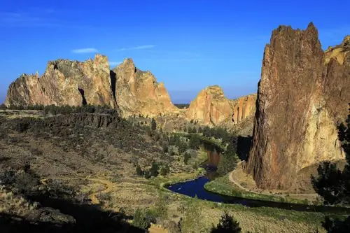 深探北美落基山一一(八)美国俄勒冈州米切尔五彩山,斯密思岩石和胡德