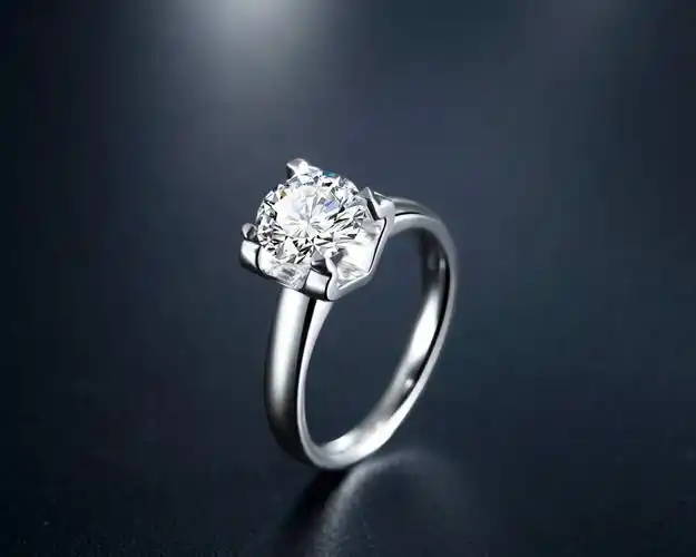 老凤祥钻石,照亮你的美