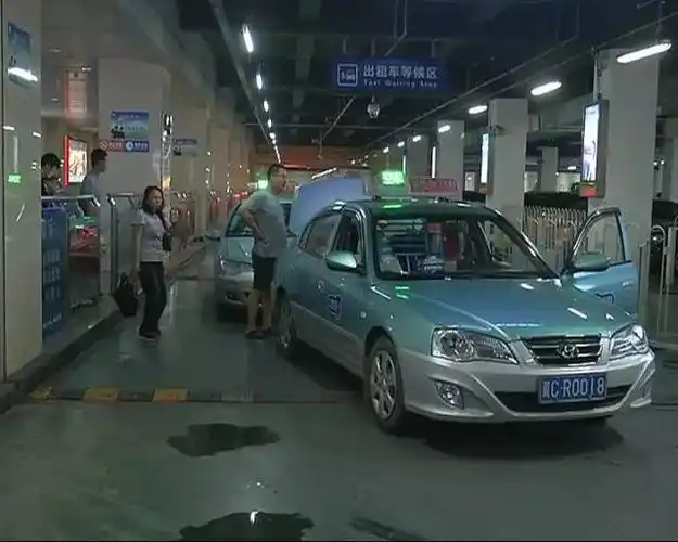 【创城在行动】火车站出租车待发区:管理有序 宾至如归 | 北戴河"烟头