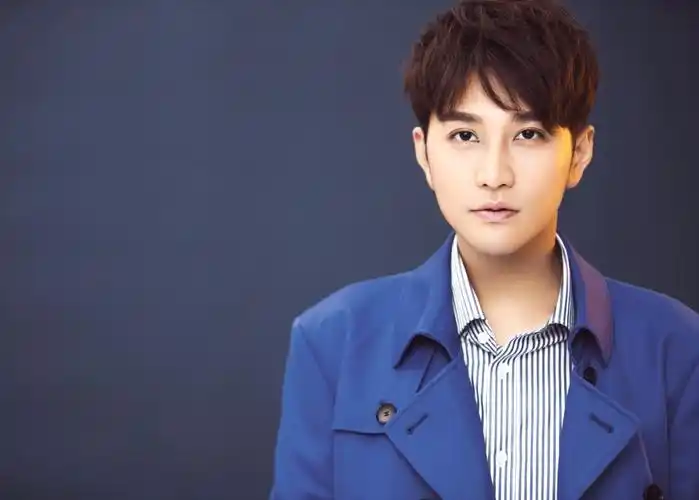 蔡俊涛时尚大片 笑容治愈暖男力max