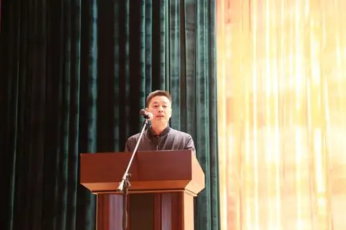 校党委副书记杨家庆,校党委委员,副校长汪上,校党委委员,校长助理