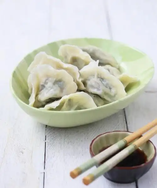 香菇木耳素三鲜饺子(手把手教会你做出美味的素三鲜饺子)