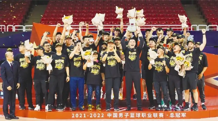 总冠军是怎样炼成的辽宁男篮征战20212022赛季综述上