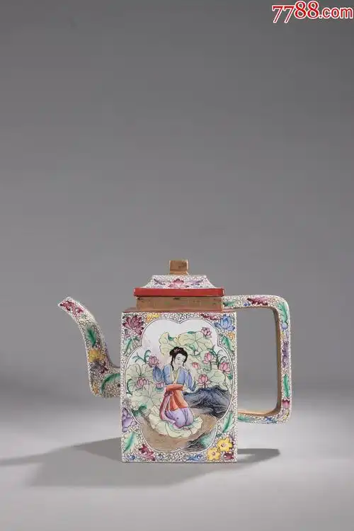 清乾隆珐琅彩仕女图紫砂壶