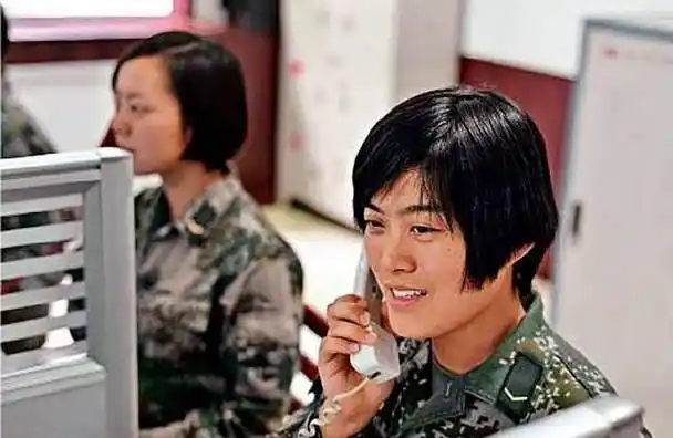 焦裕禄孙女,大学毕业后参军,入伍四年后担任排长_焦力_焦保钢_爷爷