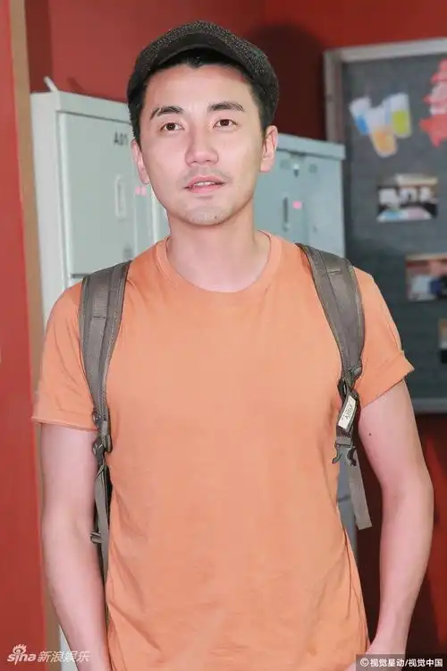 组图:洪永城蔡思贝同场不同框 双双否认有暗交_高清图集_新浪网