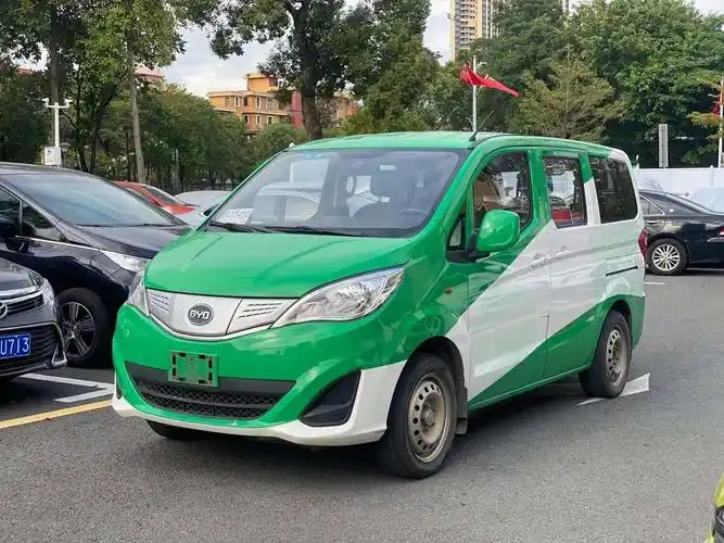 出一台2020年上牌的比亚迪m3 纯电动 城际网约版,目前安