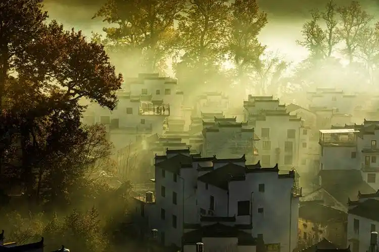 写美篇石城位于婺源县西北的大鄣山乡境内 ,素有"中国最美乡村"之称